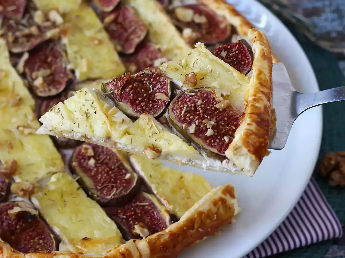 Tarta de hojaldre con higos, brie y nueces - foto 3