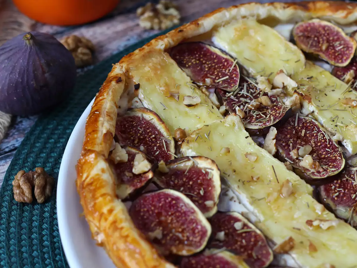 Tarta de hojaldre con higos, brie y nueces - foto 4