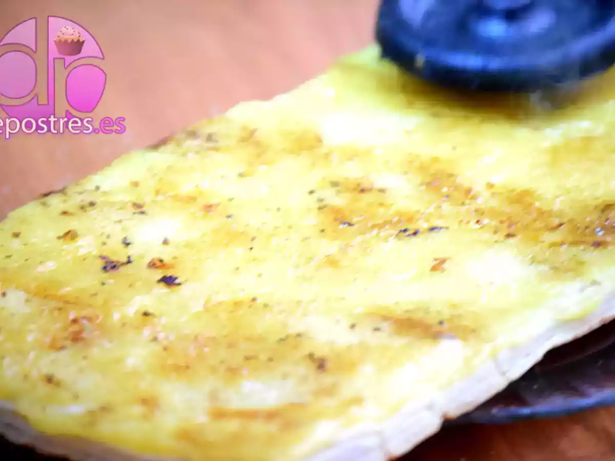 Tarta de hojaldre con yema y nata - foto 2