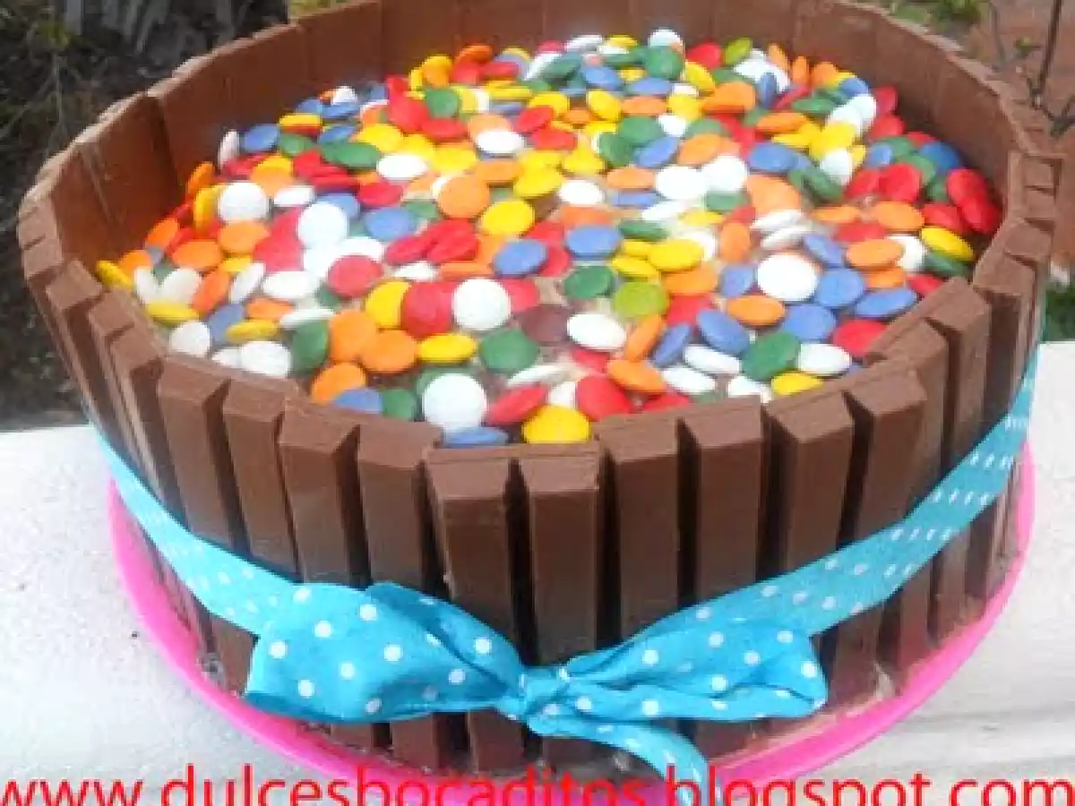 Tarta de Kit Kat y Lacasitos