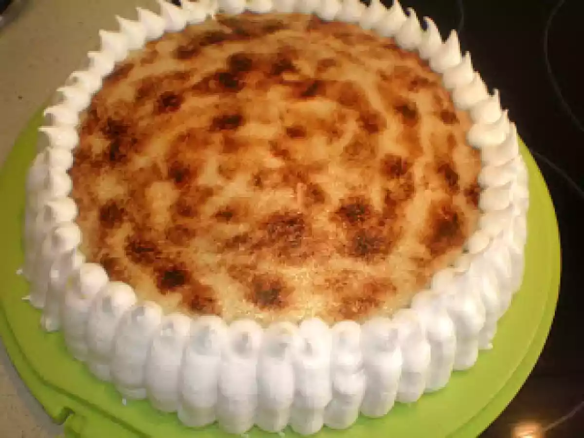 Tarta de limón con yema tostada y merengue francés