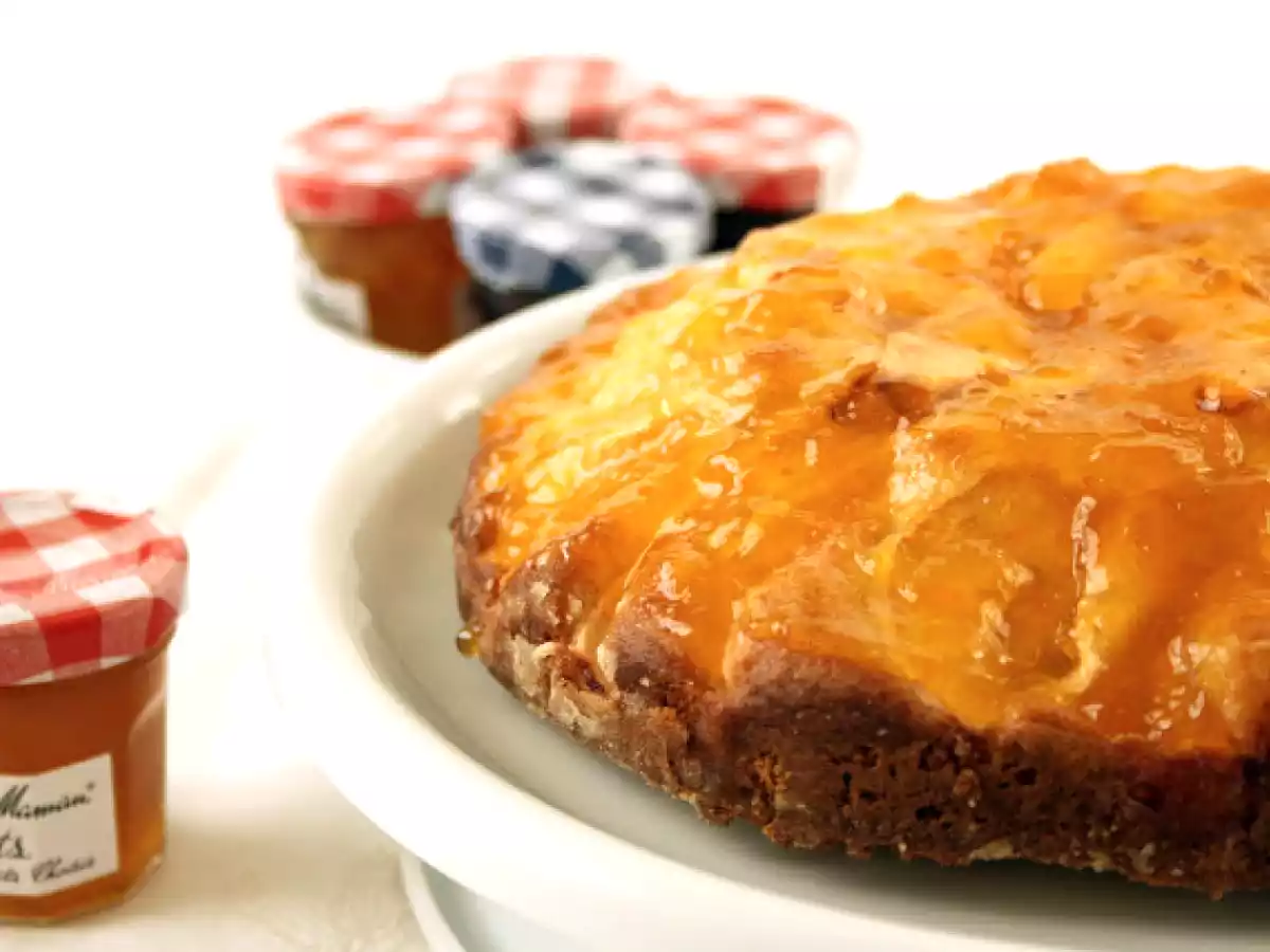 Tarta de manzana y mermelada de albaricoque