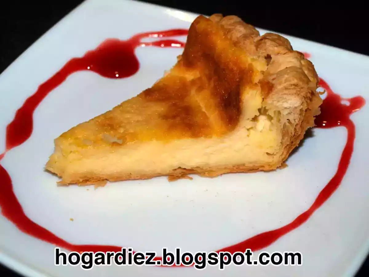 Tarta de mascarpone con hojaldre