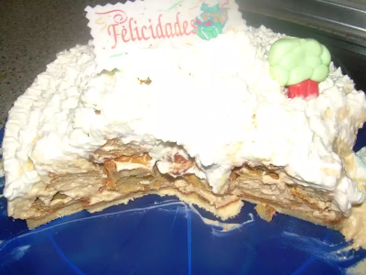 Tarta de nata y turrón. - foto 2