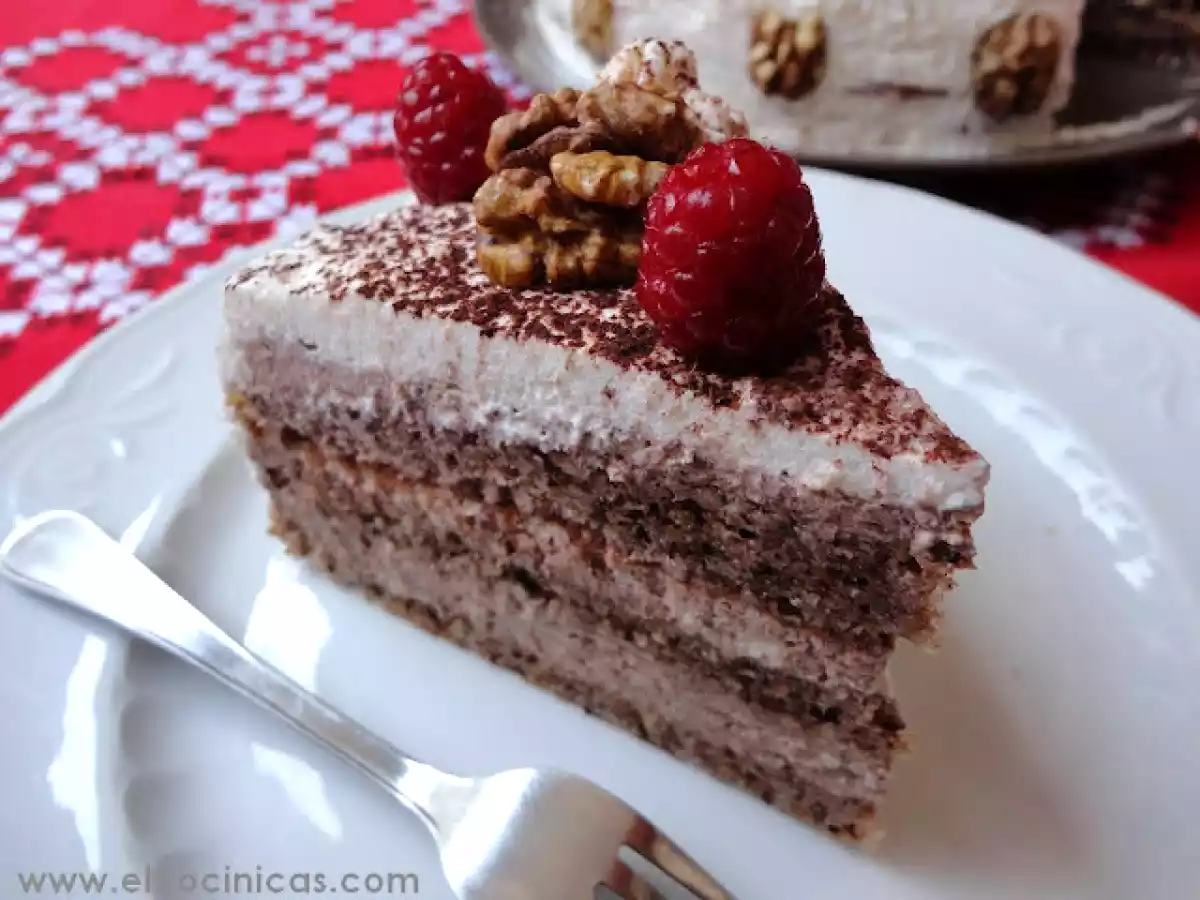 Tarta de nueces y nata