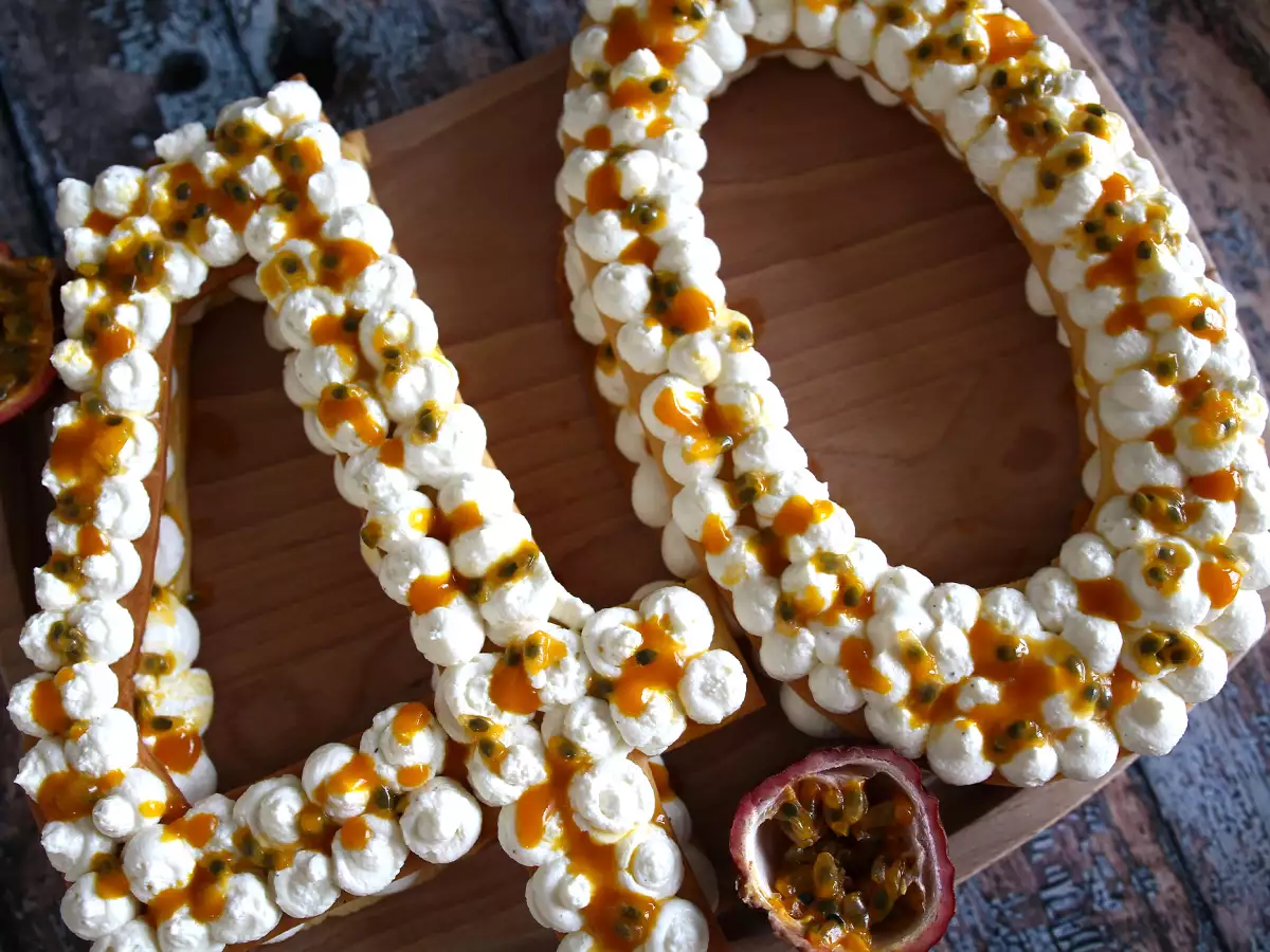 Tarta de números con mango y fruta de la pasión – Number cake - foto 3