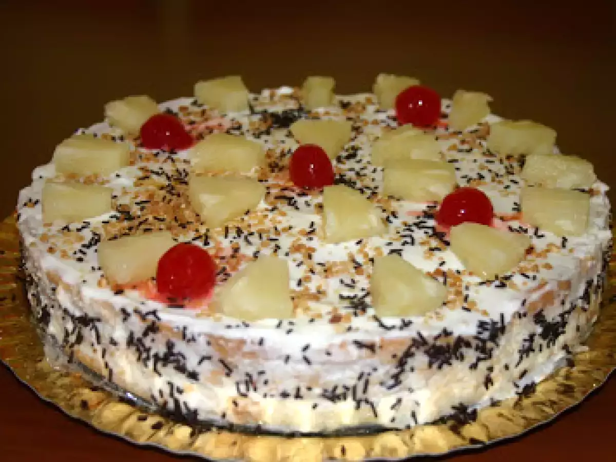 Tarta de Piña y Nata.