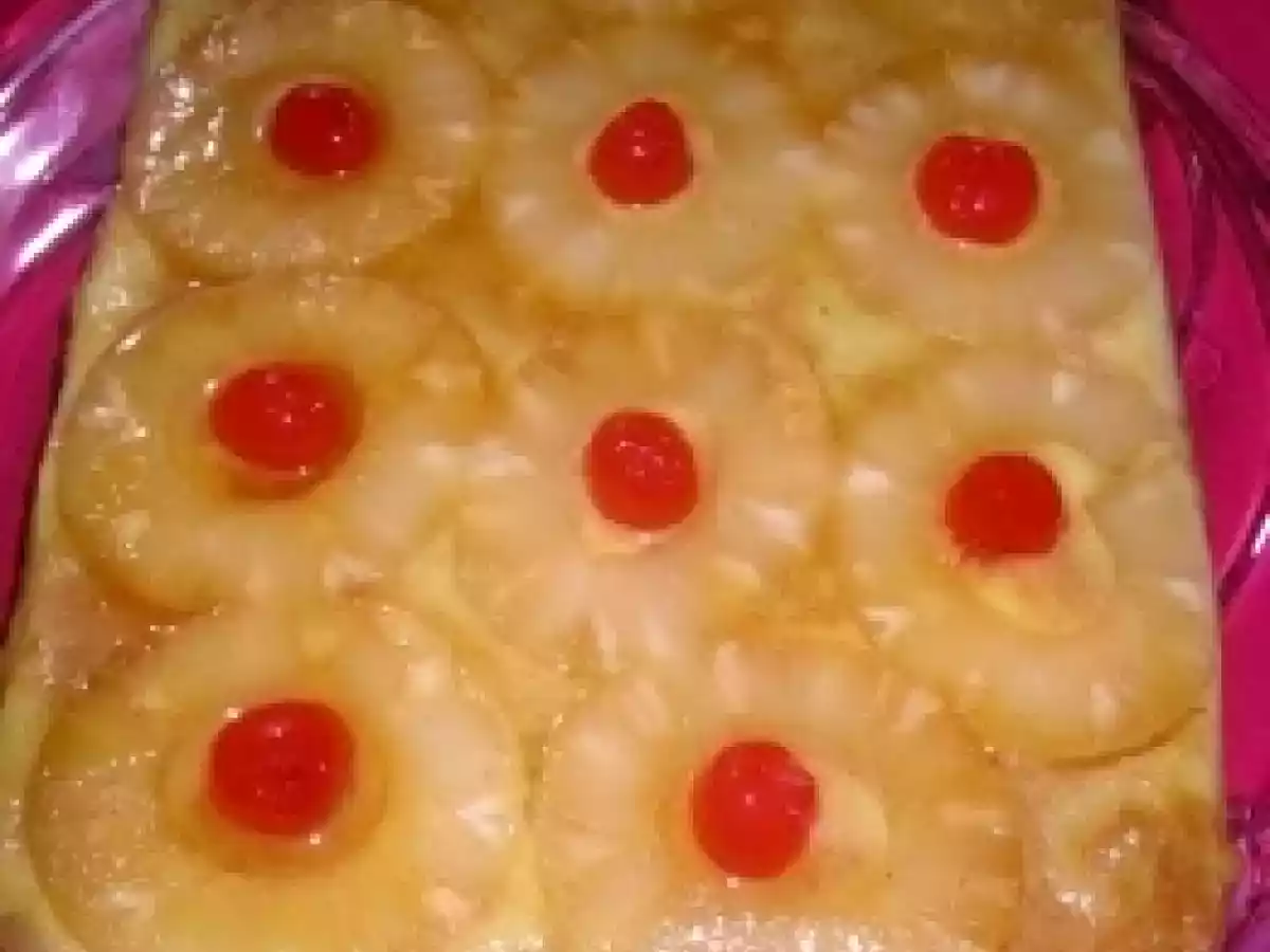 Tarta de piña y sobaos