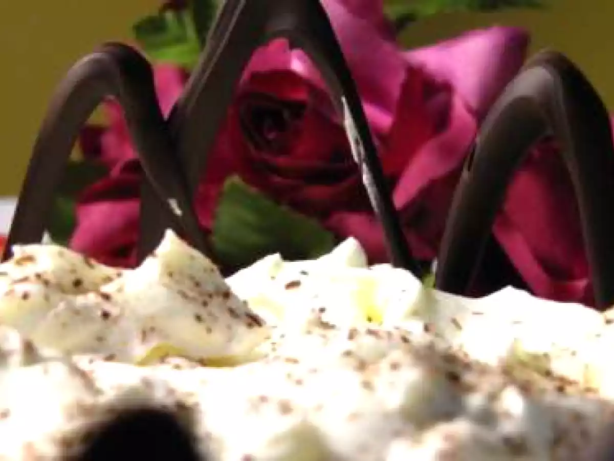 Tarta de profiteroles - foto 2