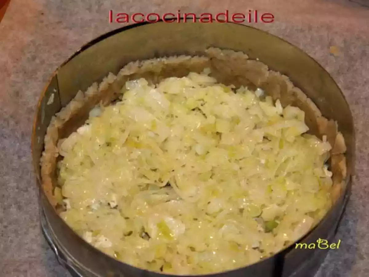 Tarta de puerros y roquefort, con masa de nuez - foto 4