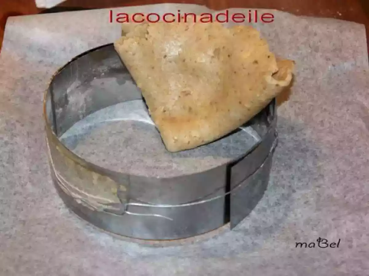 Tarta de puerros y roquefort, con masa de nuez - foto 7