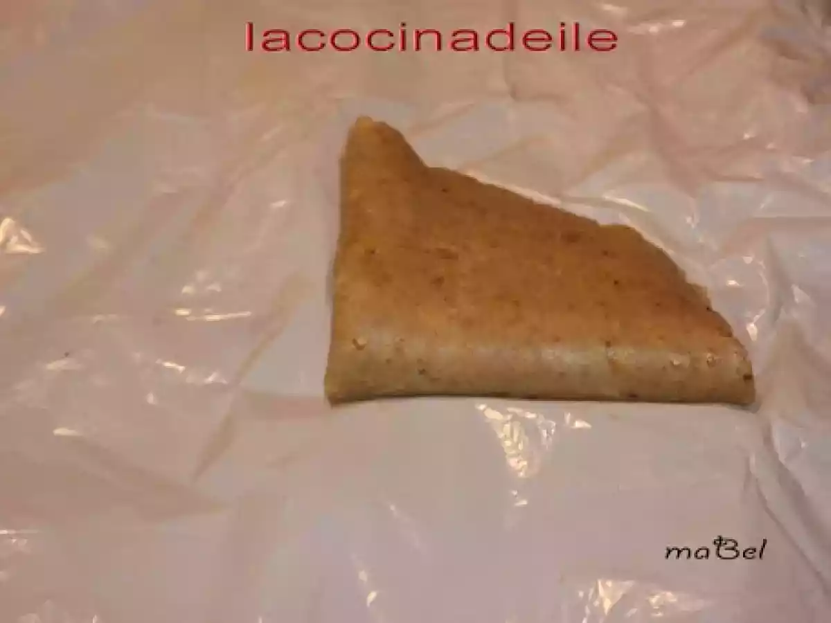 Tarta de puerros y roquefort, con masa de nuez - foto 8