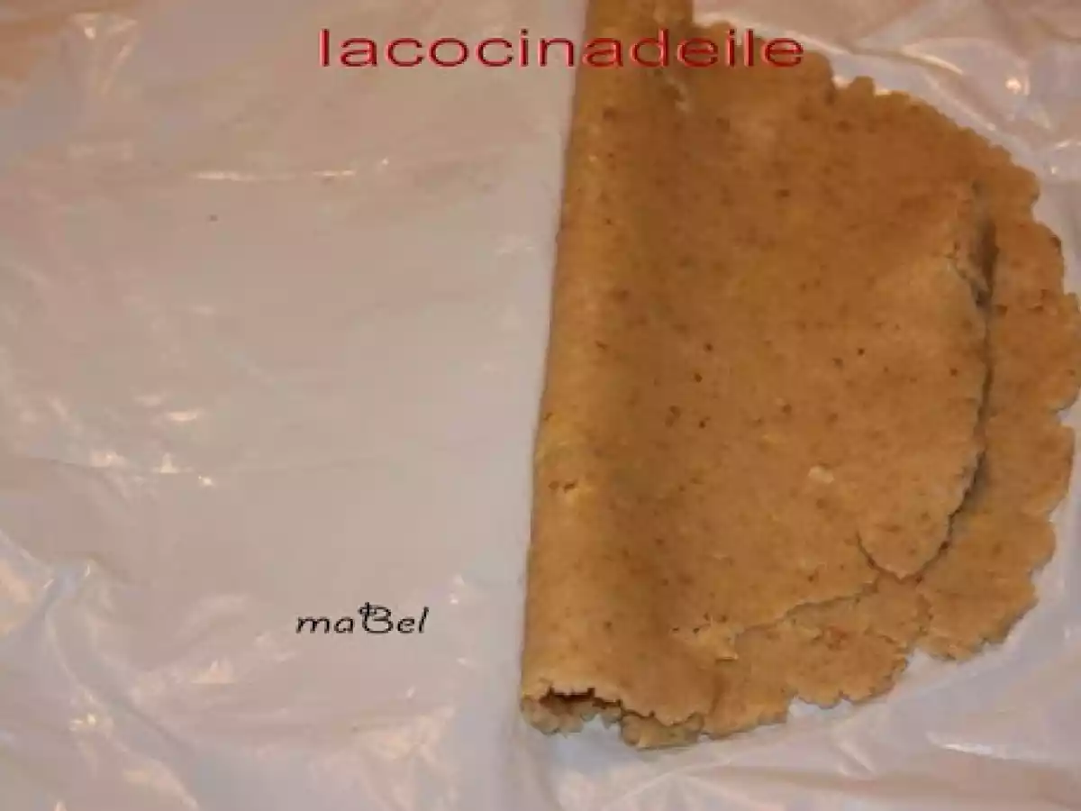 Tarta de puerros y roquefort, con masa de nuez - foto 9