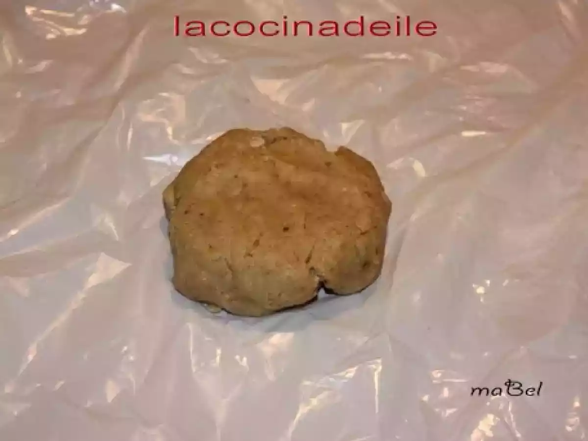 Tarta de puerros y roquefort, con masa de nuez - foto 11