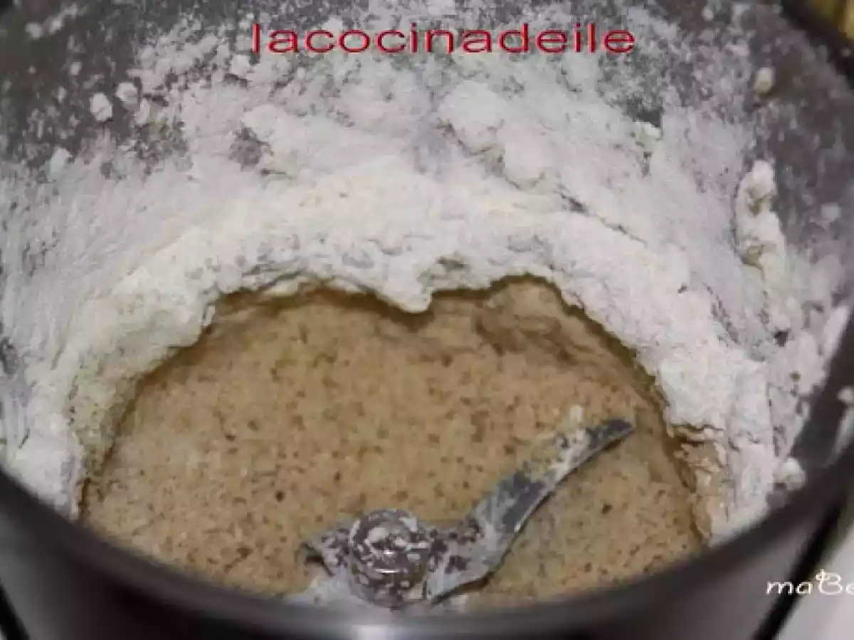 Tarta de puerros y roquefort, con masa de nuez - foto 12