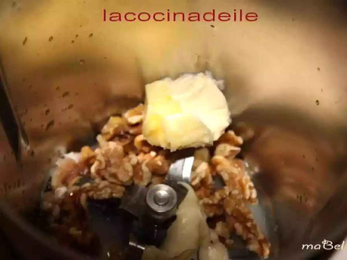 Tarta de puerros y roquefort, con masa de nuez - foto 13