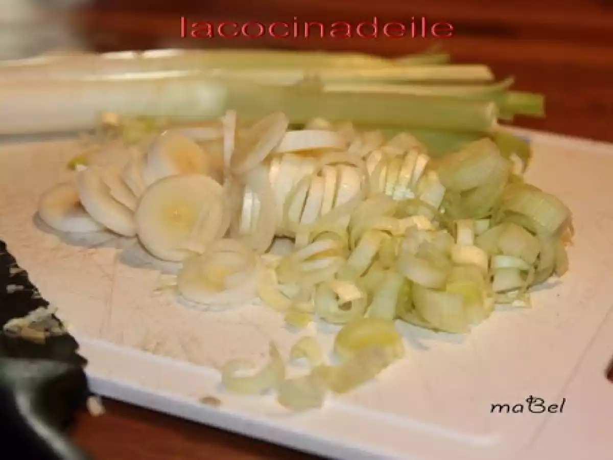 Tarta de puerros y roquefort, con masa de nuez - foto 14