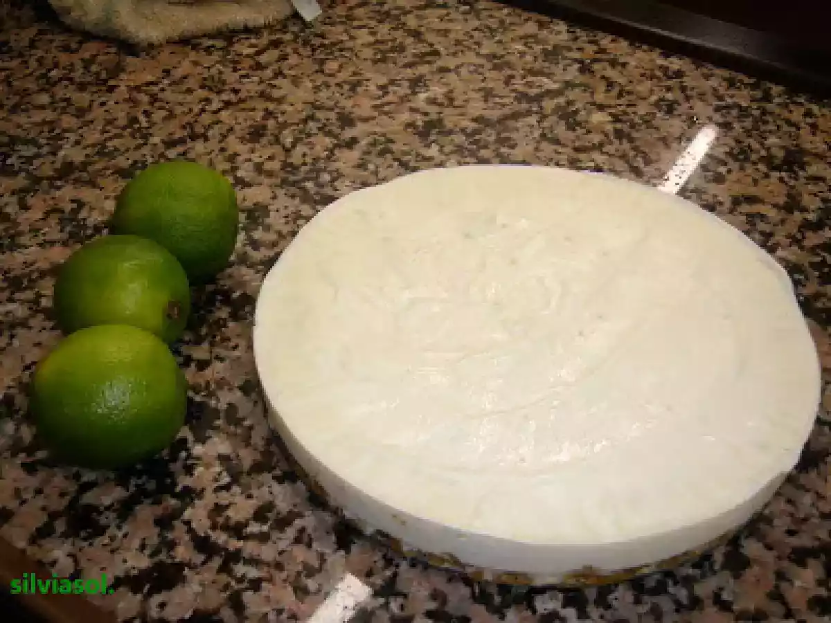 TARTA DE QUESO LIGERA CON LIMA. - foto 2
