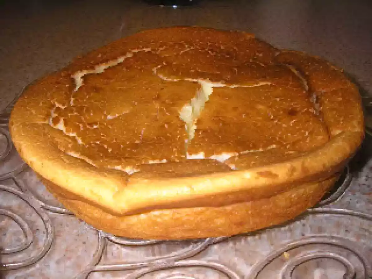 Tarta de queso y nata.