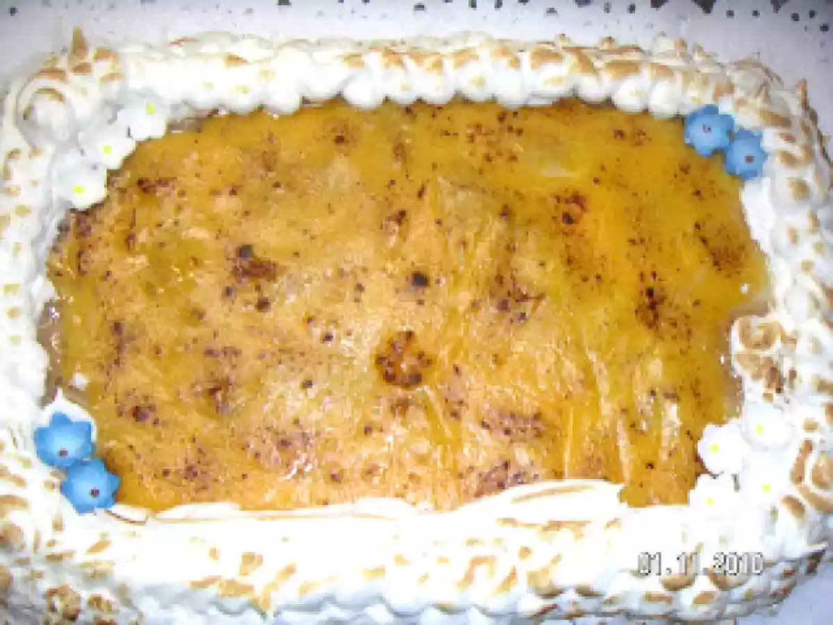 TARTA DE TURRON Y YEMA TOSTADA