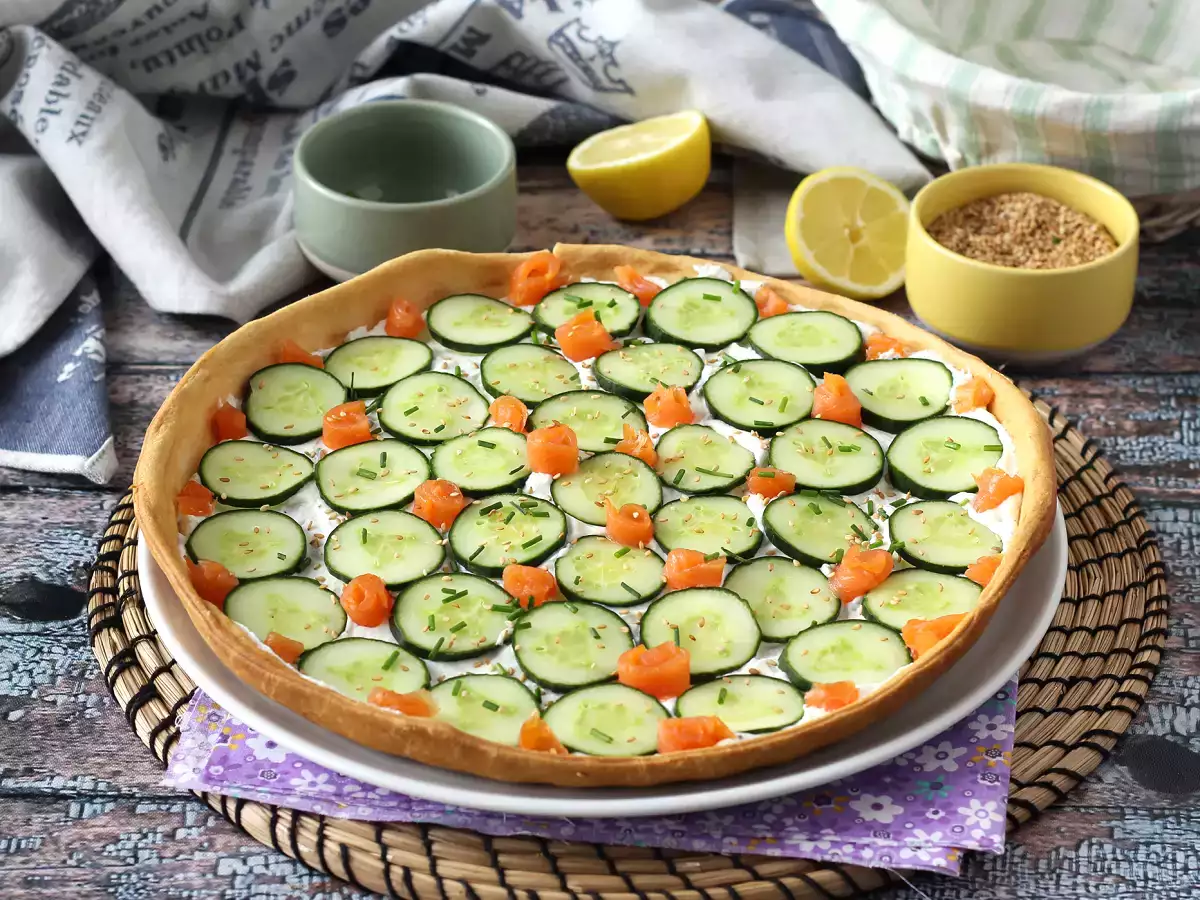 Tarta de verano con ricotta, pepino y salmón ahumado