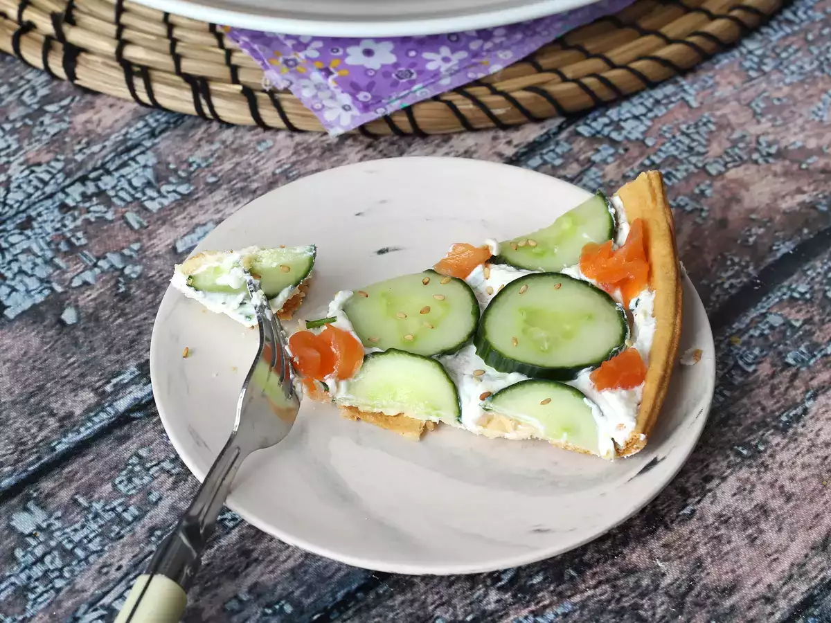 Tarta de verano con ricotta, pepino y salmón ahumado - foto 2