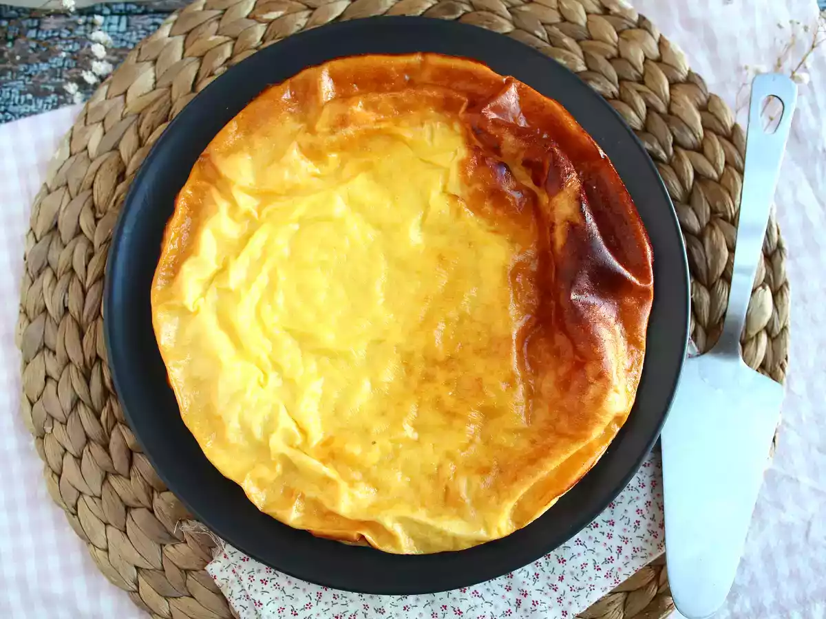 Tarta de yogur rápida, fácil y con sólo 3 ingredientes - foto 2