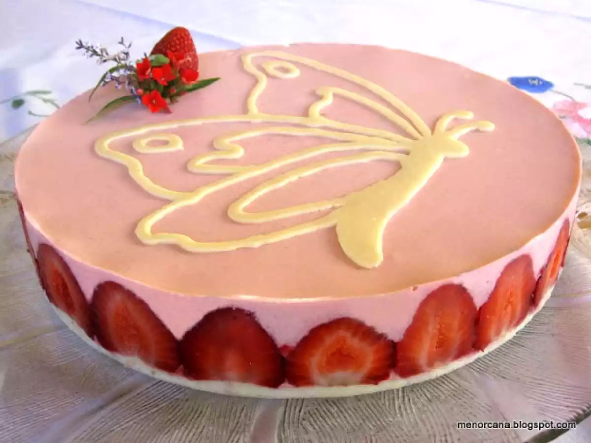 Tarta de yogurt y fresas