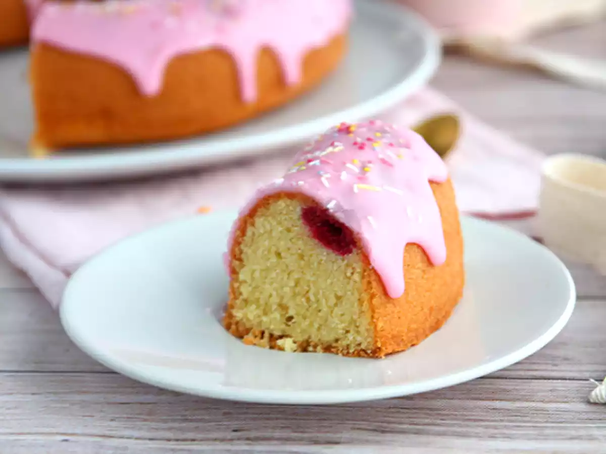 Tarta donut rellena de frambuesas (con glaseado express) - foto 5