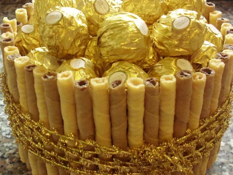 Tarta Ferrero con barquillos rellenos, foto 1
