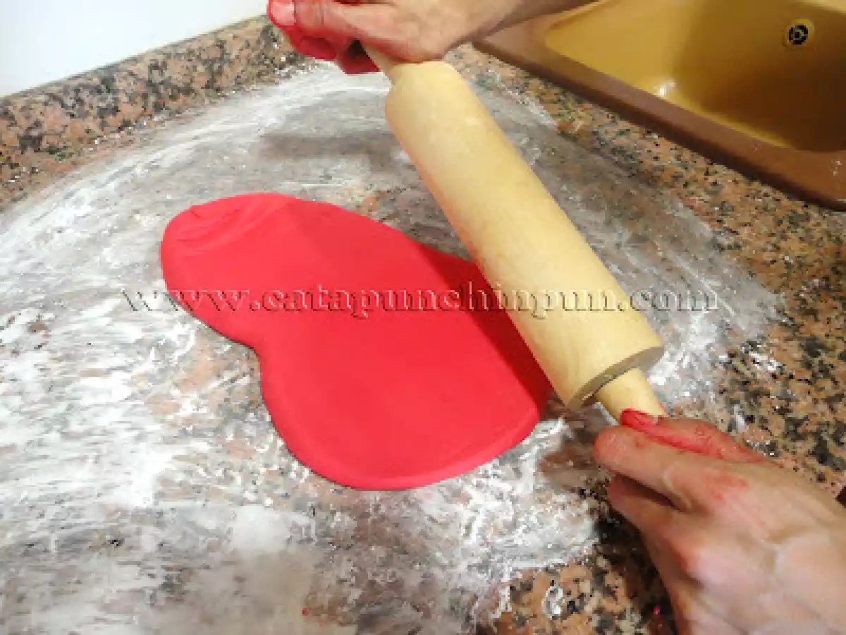 Tarta Fondant Cars (Rayo McQueen) paso a paso - foto 2