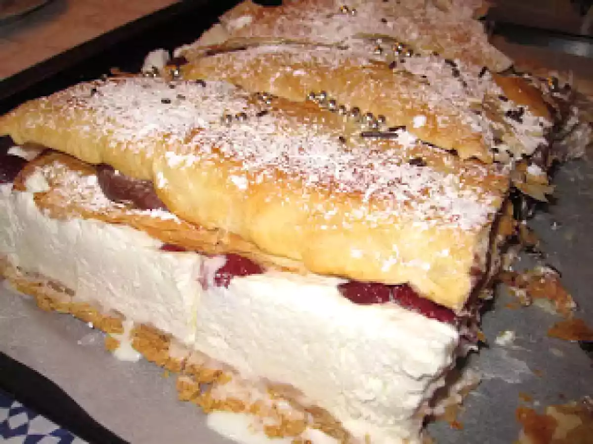 Tarta helada de mousse de nata y frutas del bosque - foto 2