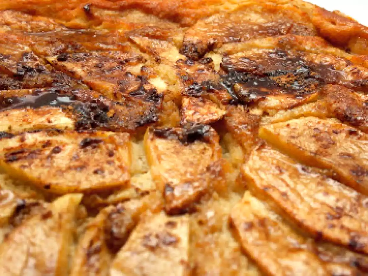 Tarta Húmeda de Manzana y Natillas