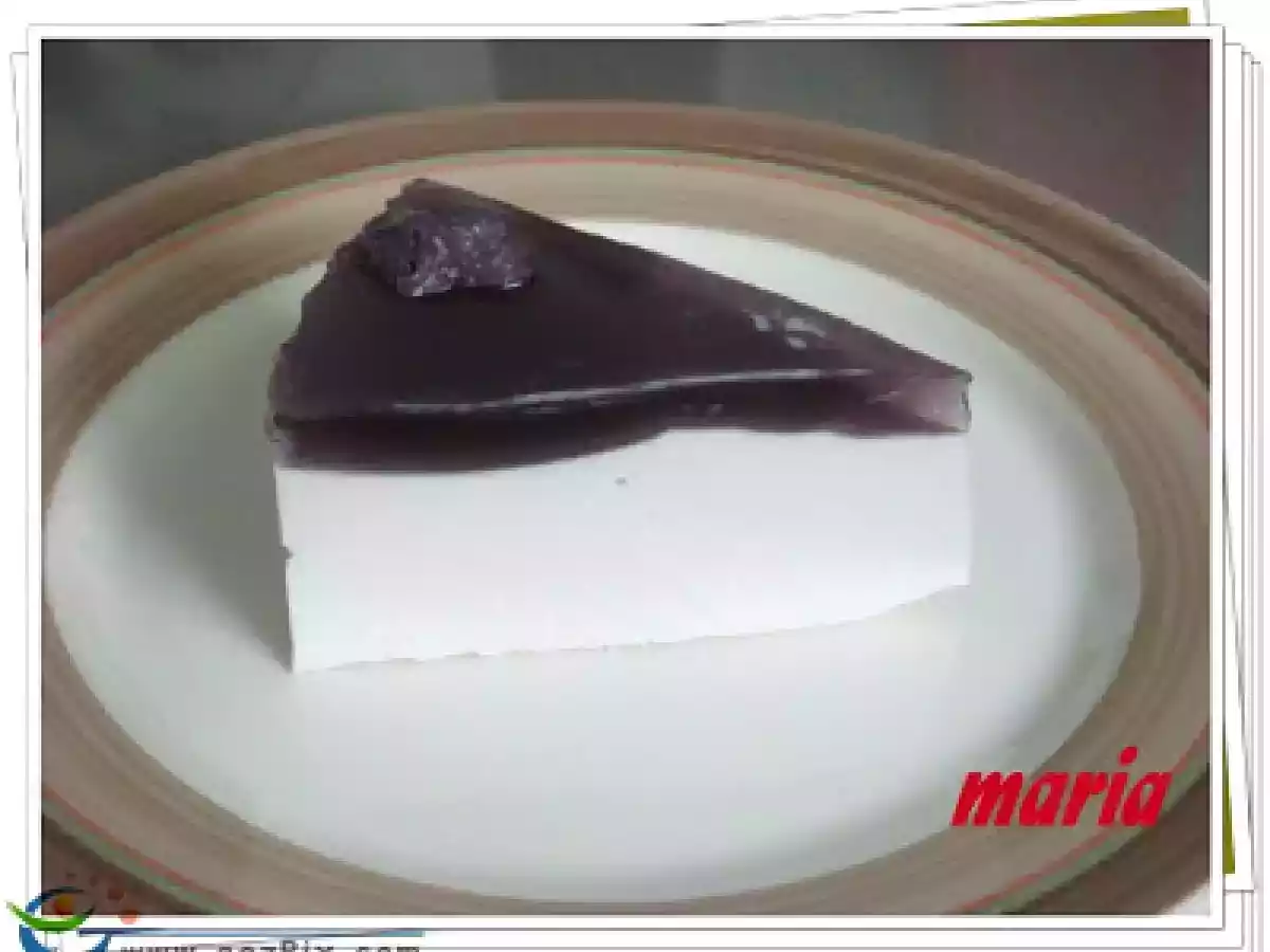 Tarta mousse de caramelos de violeta