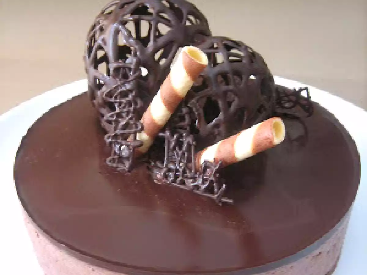 Tarta mousse de chocolate y avellana con fresa - foto 3