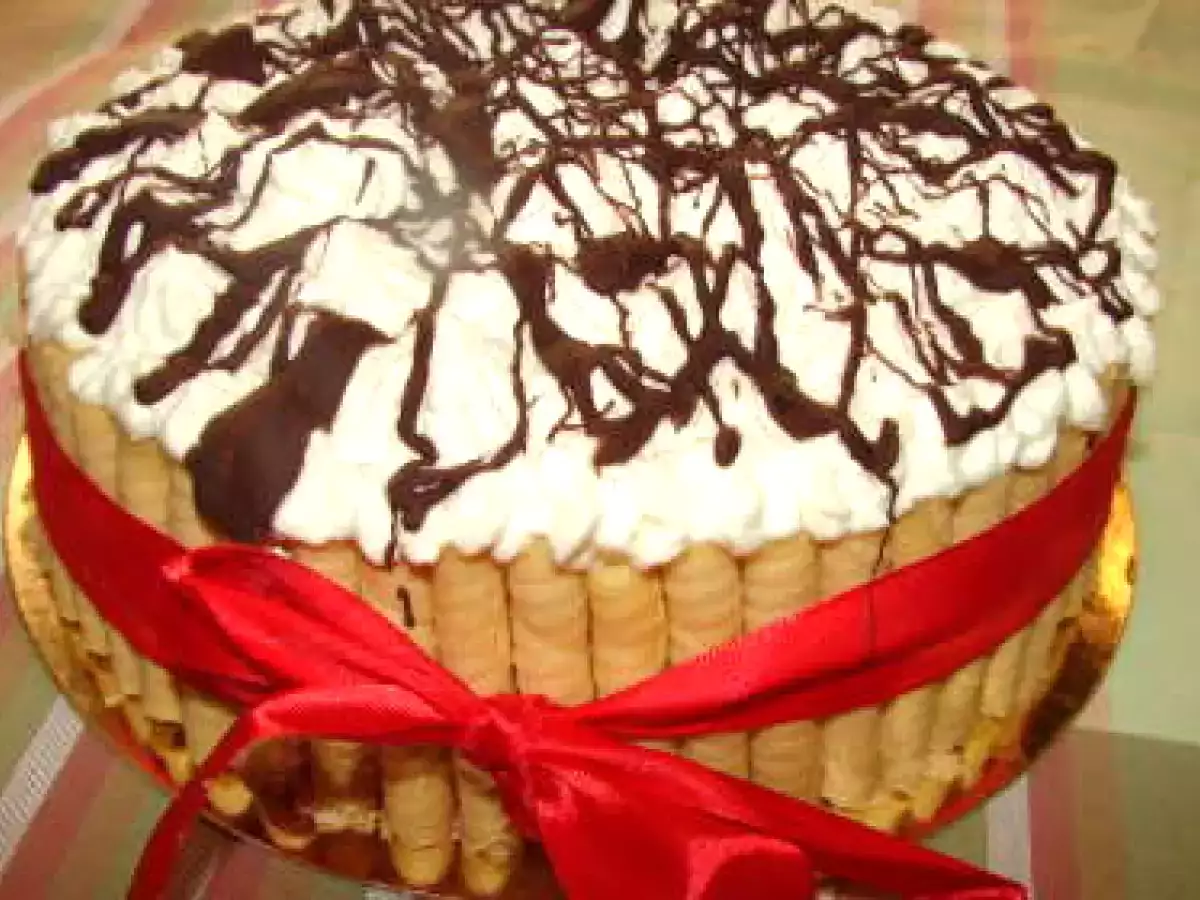 Tarta mousse de fresa, queso crema y nata