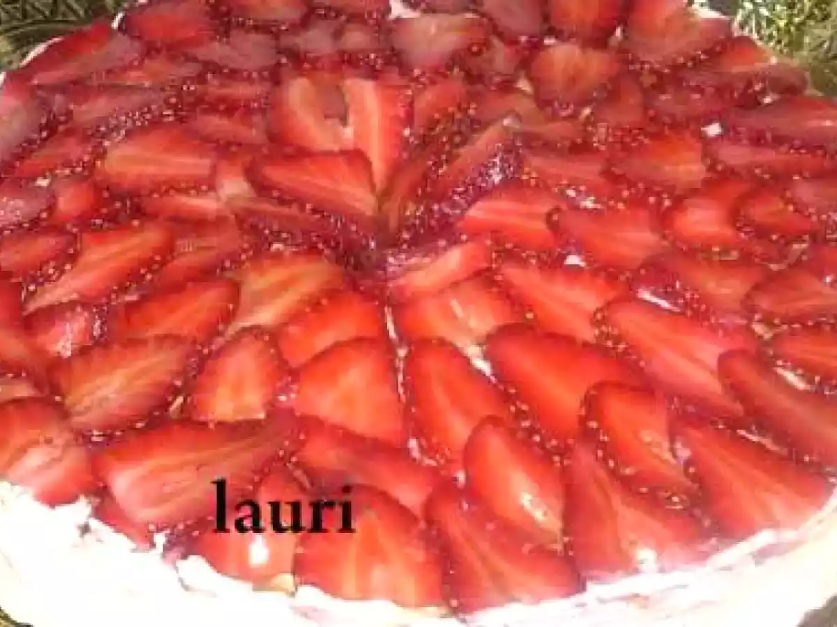 TARTA MOUSSE DE FRESAS SIN GLUTEN POR MIS 27 CUMPLEAÑOS - foto 2