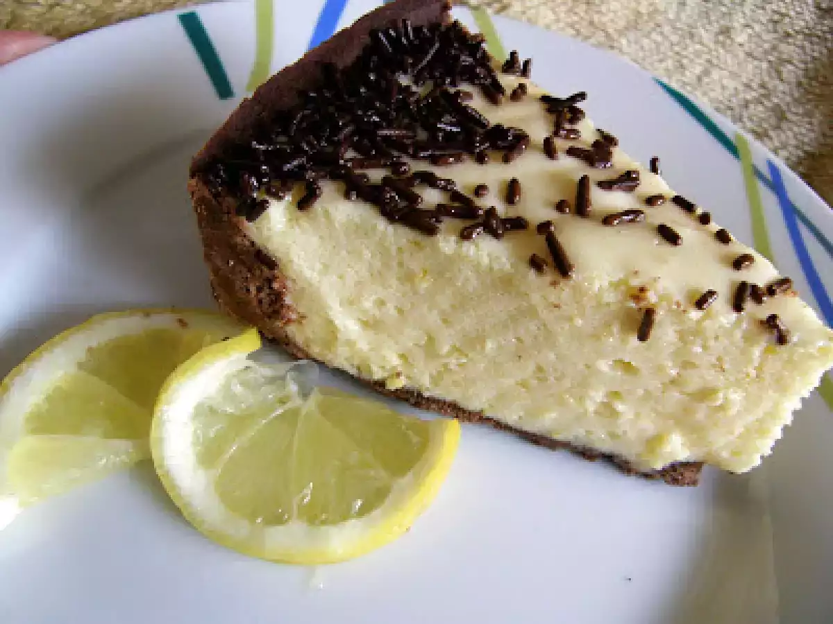 Tarta mousse de limón con galleta de chocolate. - foto 2