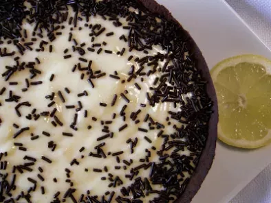 Tarta mousse de limón con galleta de chocolate., foto 3