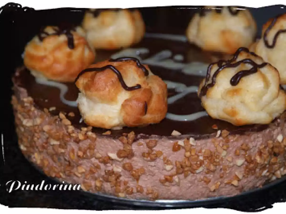 TARTA MOUSSE DE NOCILLA Y PROFITEROLES