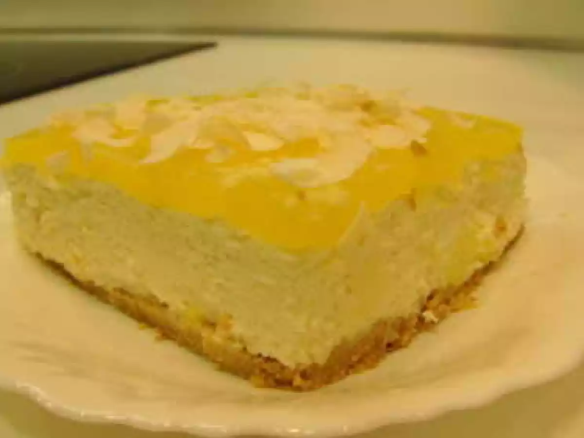TARTA MOUSSE DE PIÑA COLADA
