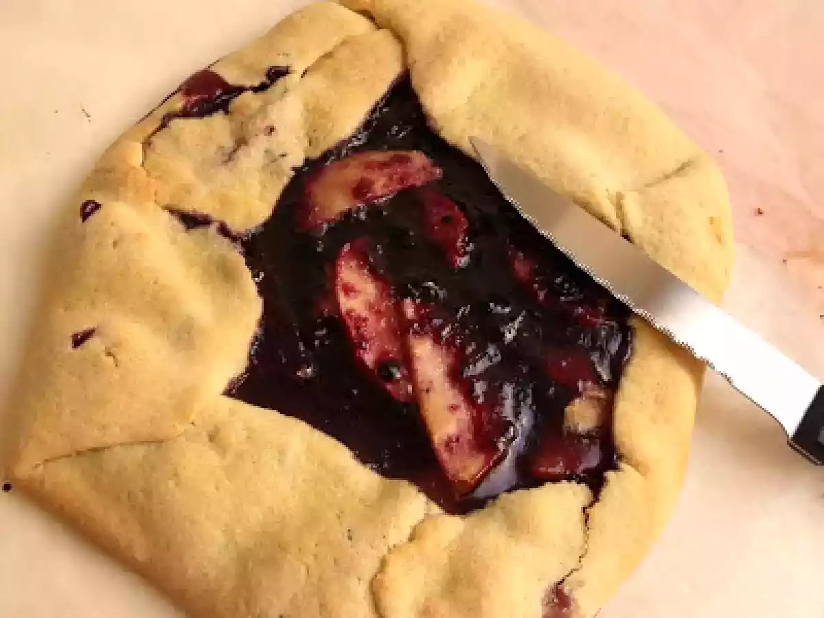 Tarta rústica de manzana y mermelada de arándano - foto 3