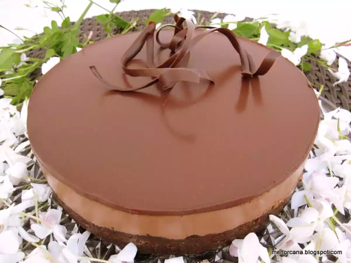 Tarta sacher con mousse de nocilla