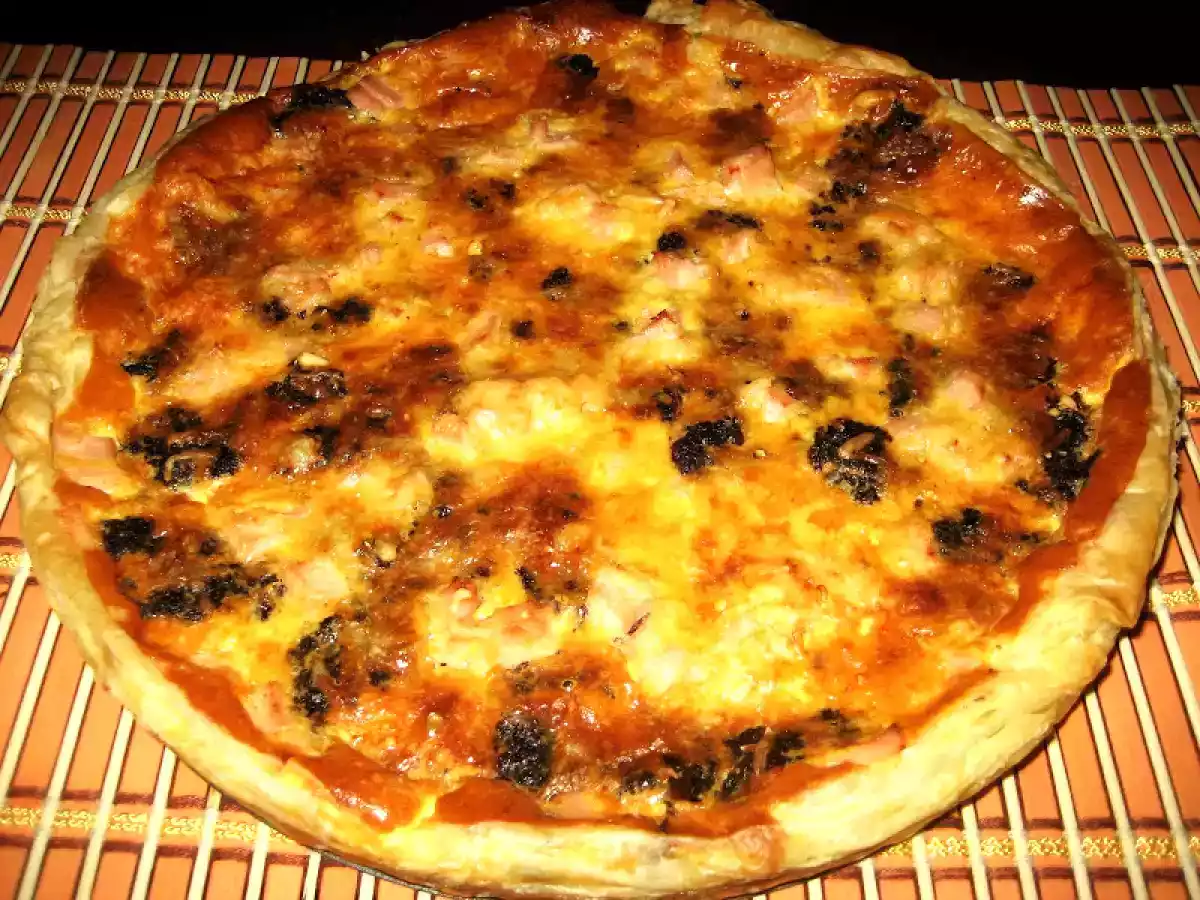 Tarta salada de morcilla