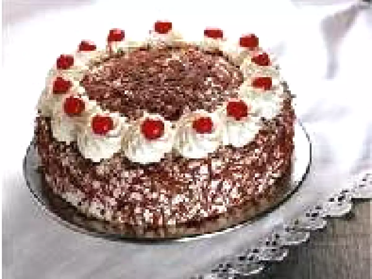 Tarta Selva Negra clásica, con masa quebrada