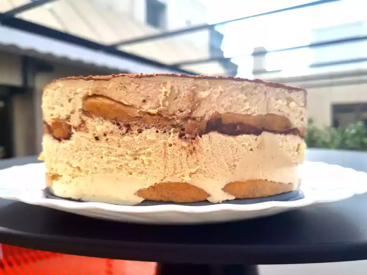 Tarta tiramisú de turrón
