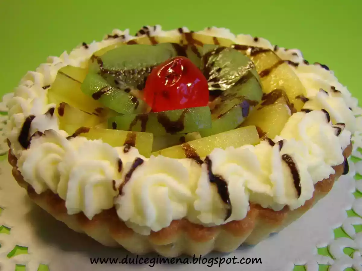 Tartaleta Chantilly de kiwi y cereza