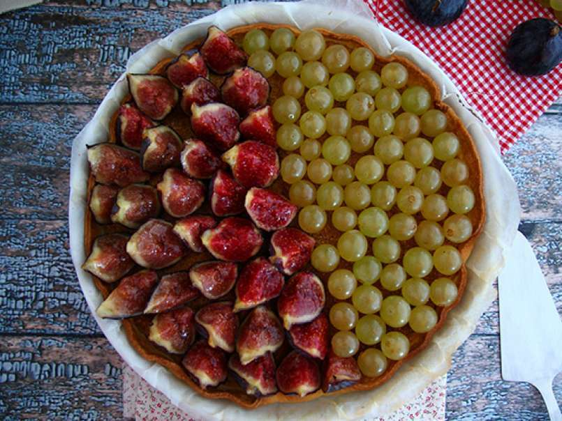 Tartaleta de higos y uvas