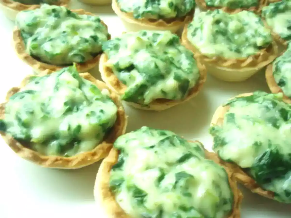 Tartaletas con bechamel de espinacas