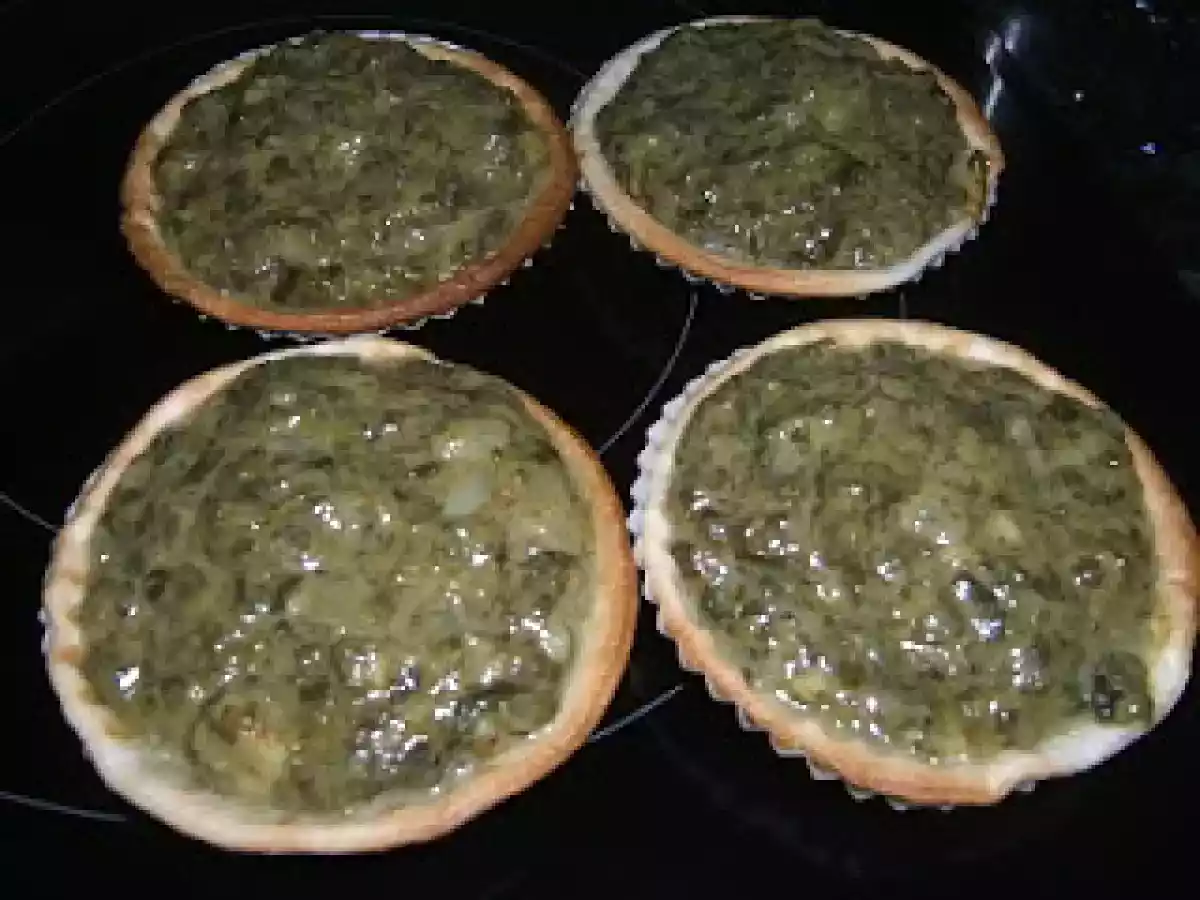 Tartaletas de espinacas y gambas.